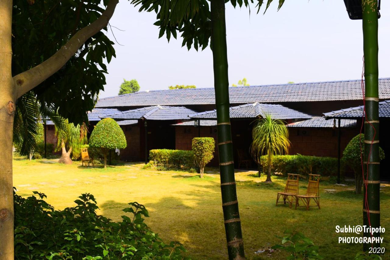 Anandvan Holiday Homes, Wai Eksteriør bilde